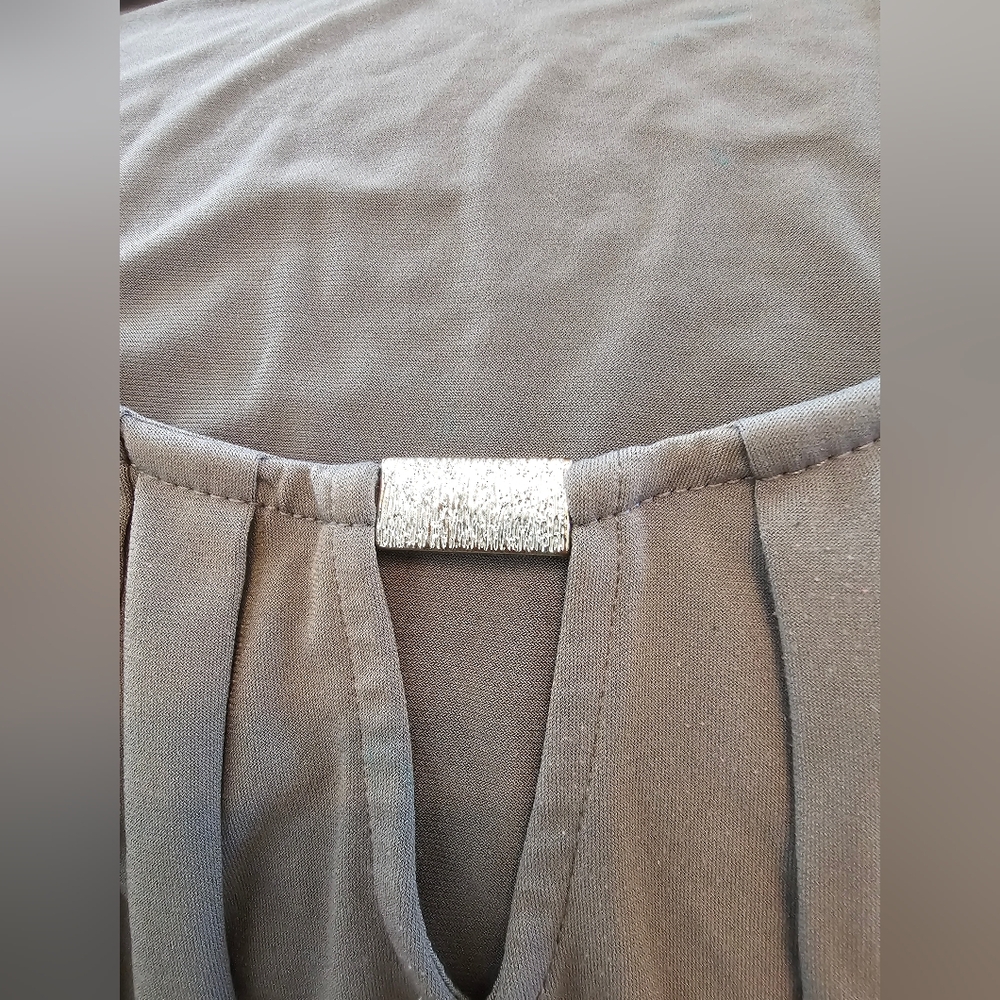 Womens Top - Picture 2 of 6